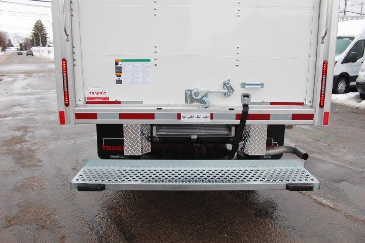 Chevrolet Express Cutaway 2025 - Image 19