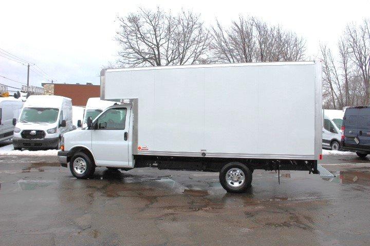 Chevrolet Express Cutaway 2025 - Image 3