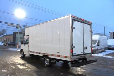 Gmc Savana Cargo 2017 - Thumbnail 5