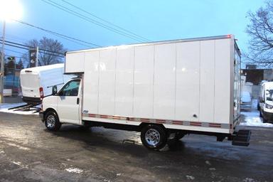 Gmc Savana Cargo 2017 - Thumbnail 4