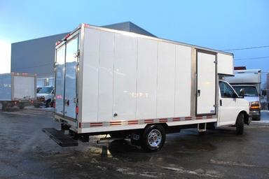 Gmc Savana Cargo 2017 - Thumbnail 7