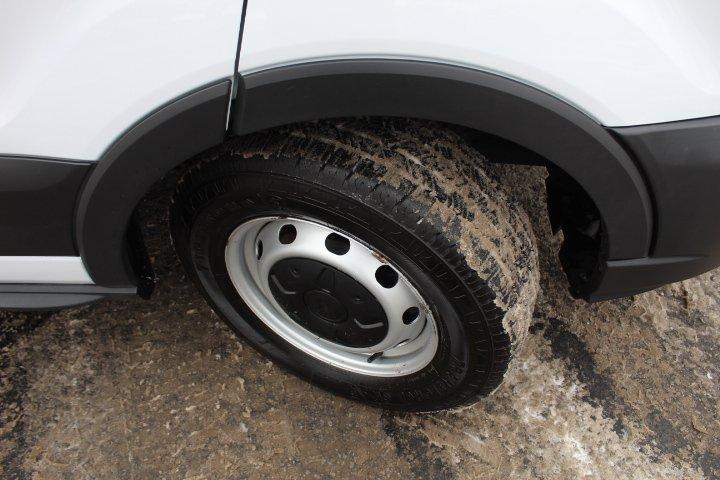 Ford Transit Cargo Van 2022 - Image 10