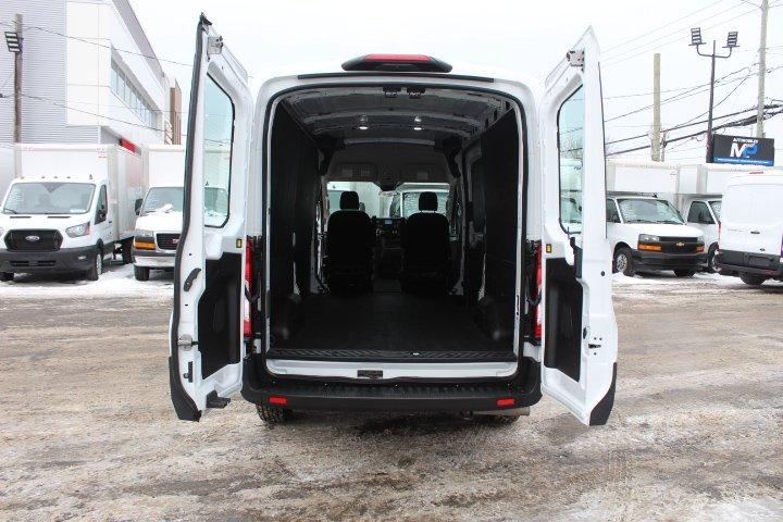 Ford Transit Cargo Van 2022 - Image 14