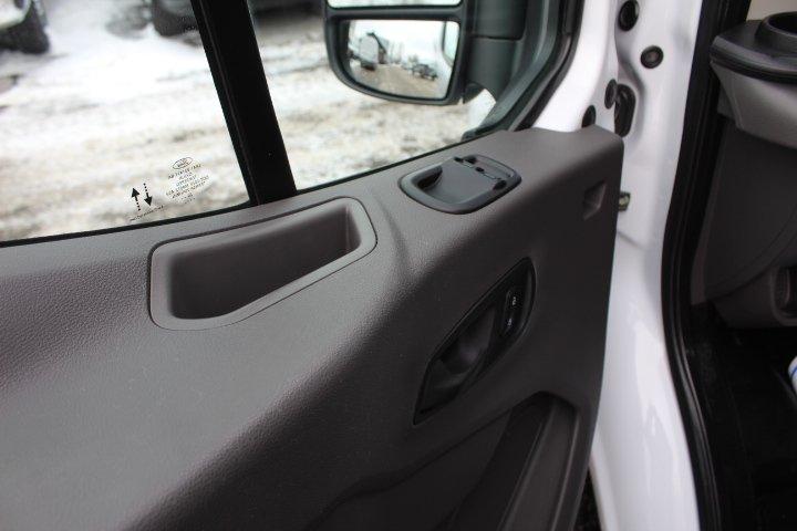 Ford Transit Cargo Van 2022 - Image 15