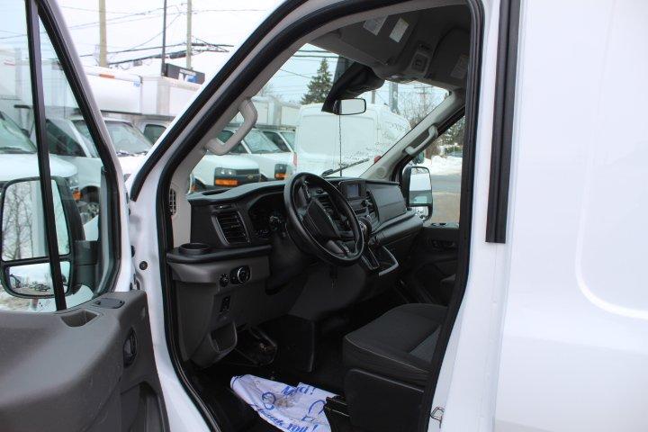 Ford Transit Cargo Van 2022 - Image 16