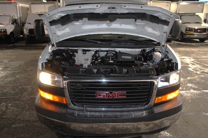 GMC Savana Cargo 2018 - Image 11