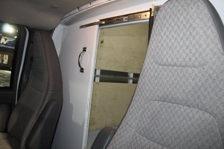 GMC Savana Cargo 2018 - Image 14