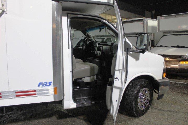 GMC Savana Cargo 2018 - Image 25