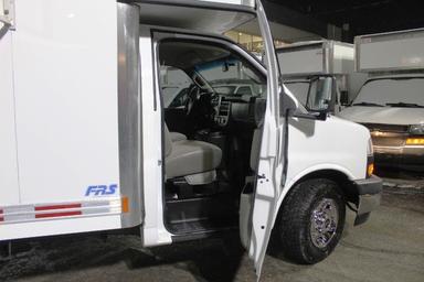 GMC Savana Cargo 2018 - Thumbnail 25