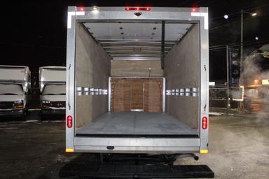 GMC Savana Cargo 2018 - Thumbnail 21