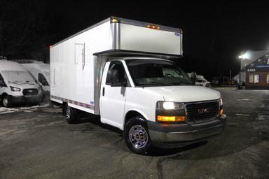 GMC Savana Cargo 2018 - Thumbnail 5