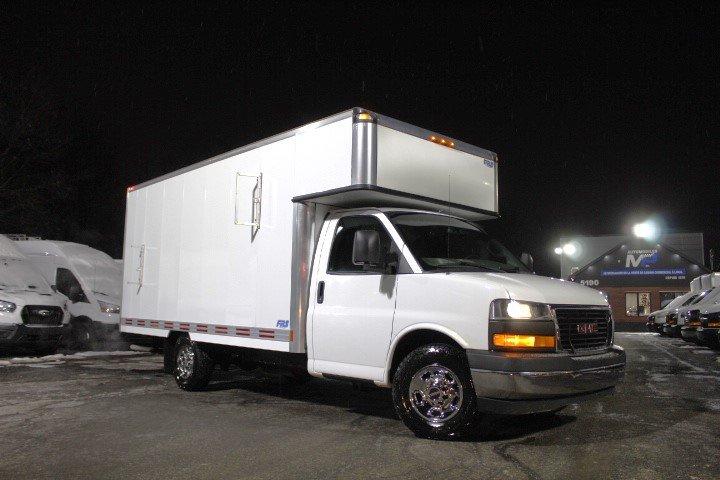 GMC Savana Cargo 2018 - Image 9