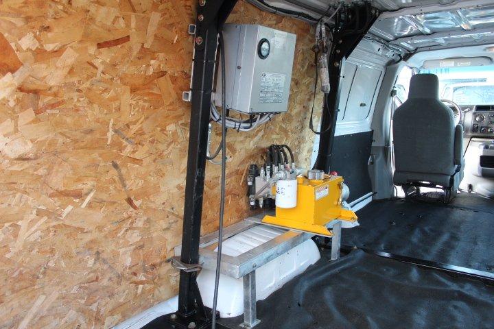 Ford E-Series Cargo Van 2013 - Image 4