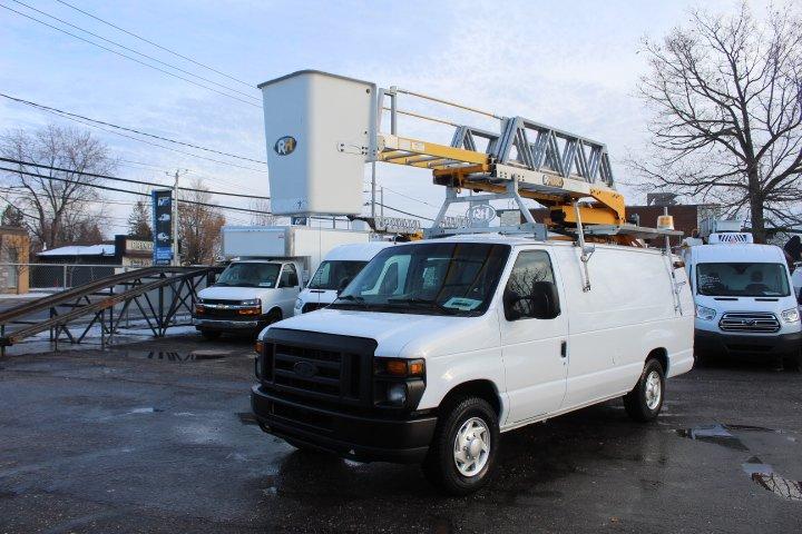 Ford E-Series Cargo Van 2013 - Image 12