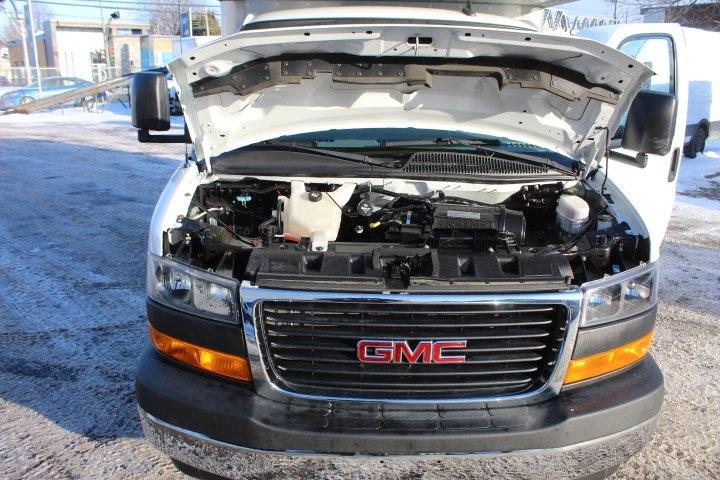 GMC Savana Cargo 2020 - Image 2