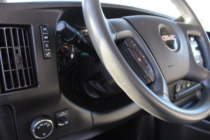 GMC Savana Cargo 2020 - Image 3