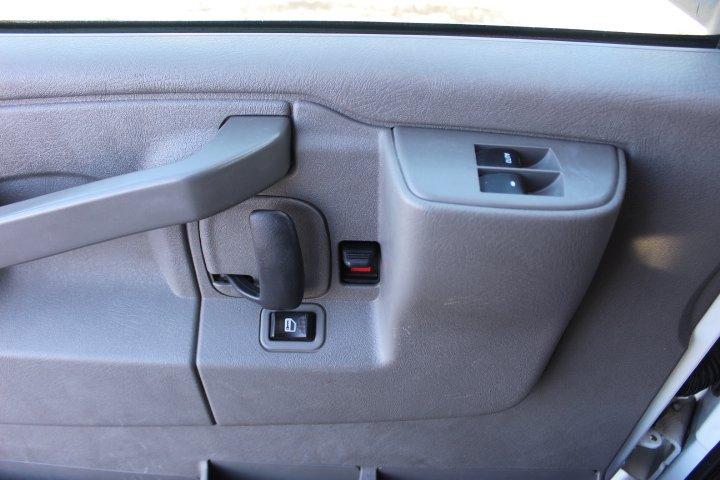 GMC Savana Cargo 2020 - Image 12