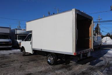 GMC Savana Cargo 2020 - Thumbnail 18