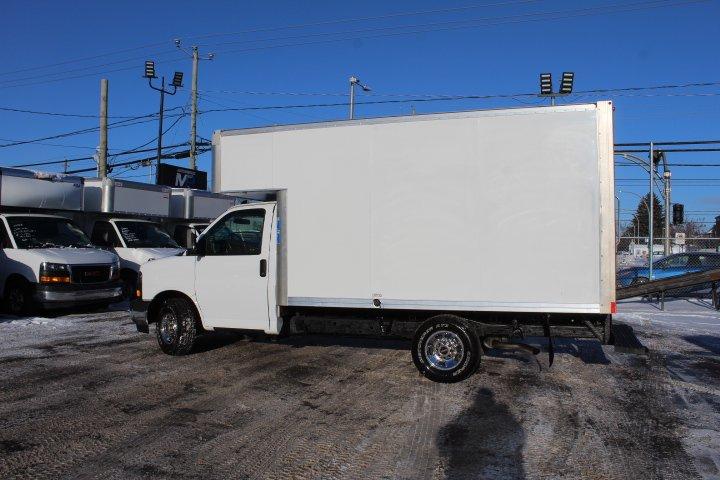 GMC Savana Cargo 2020 - Image 19