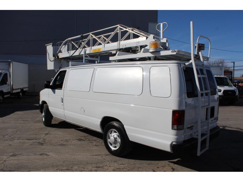 Ford E-350 2014 - Image 2