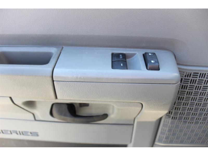 Ford E-350 2014 - Image 15