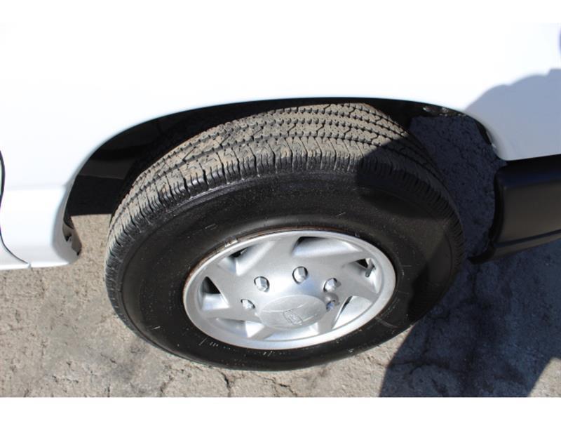 Ford E-350 2014 - Image 22