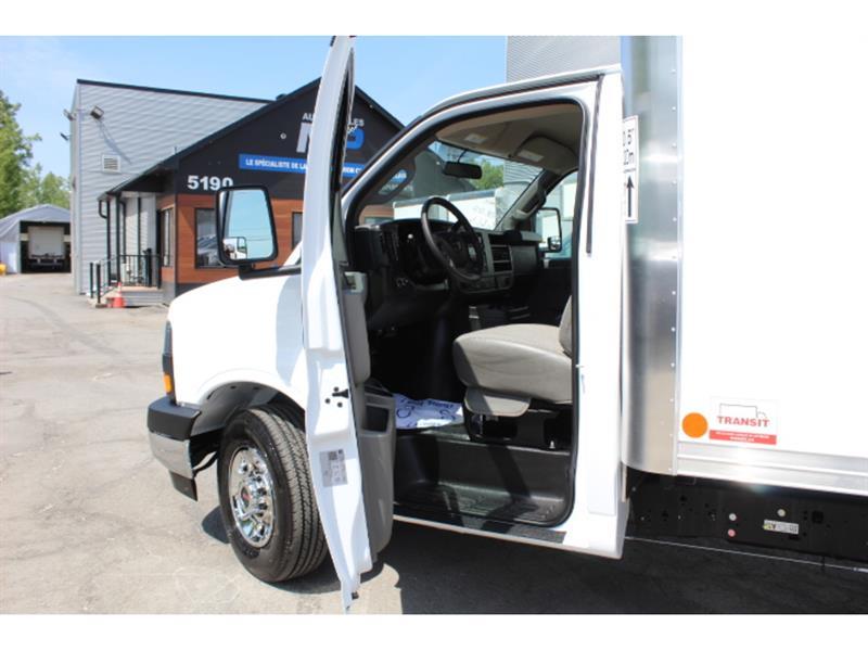 Gmc Savana Cargo 2025 - Image 12