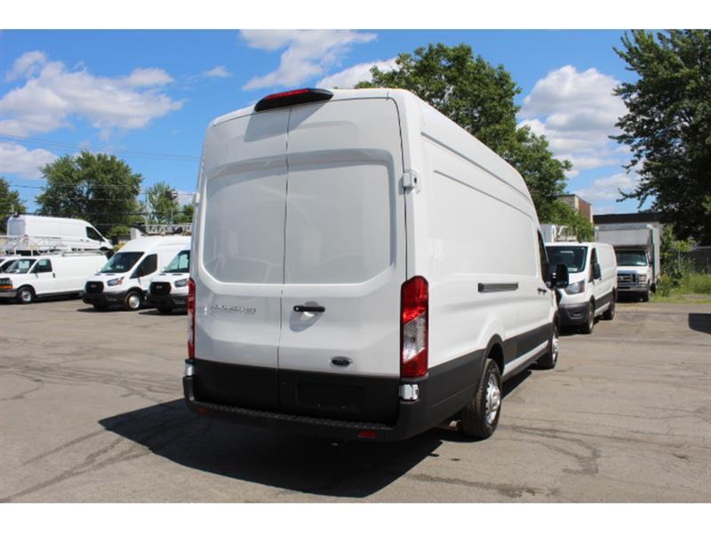 Ford Transit Cargo Van 2023 - Image 7