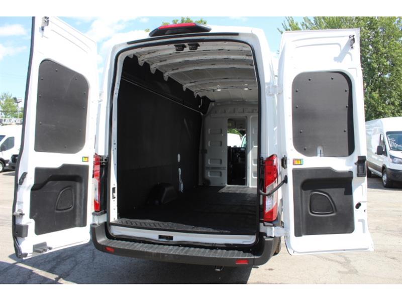 Ford Transit Cargo Van 2023 - Image 12