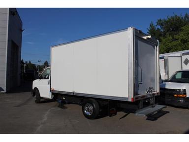 Gmc Savana 2025 - Thumbnail 5