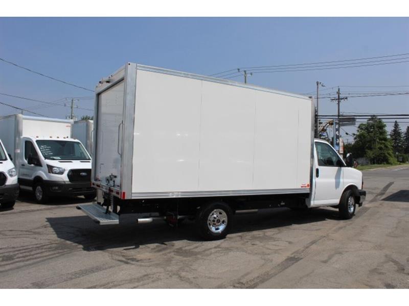 Gmc Savana 2025 - Image 19