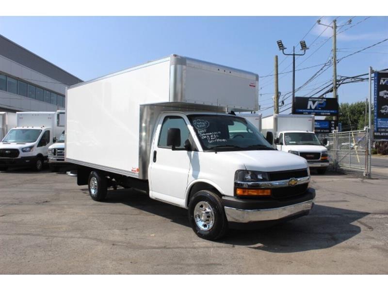 Chevrolet Express 2025 - Image 2