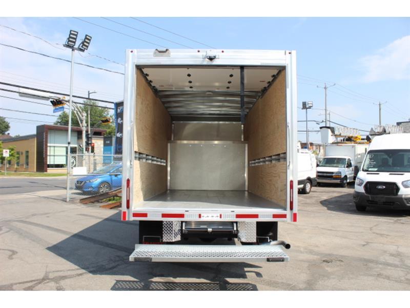 Chevrolet Express 2025 - Image 7