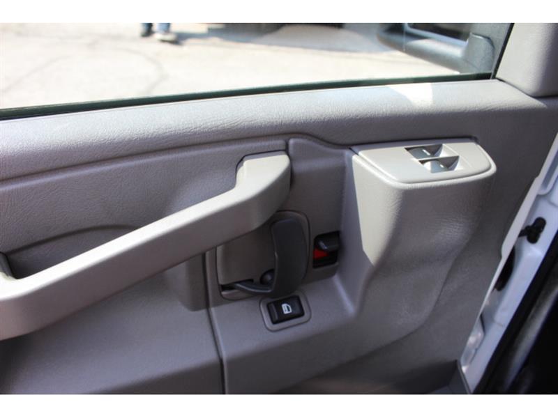 Chevrolet Express 2025 - Image 14