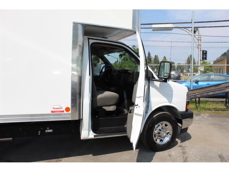 Chevrolet Express 2025 - Image 16