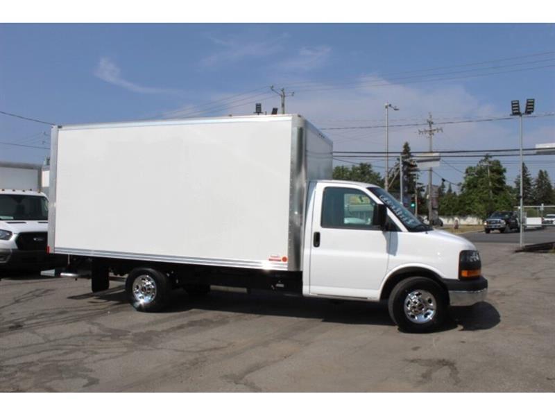 Gmc Savana 2025 - Image 2