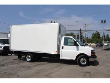 Gmc Savana 2025 - Thumbnail 2