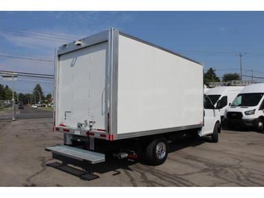 Gmc Savana 2025 - Thumbnail 8