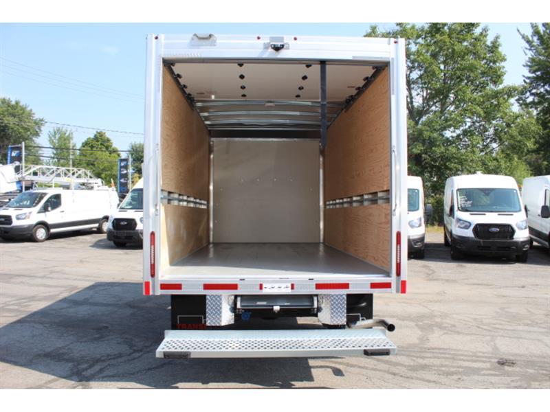 Gmc Savana 2025 - Image 9