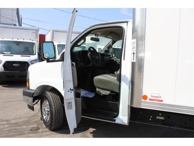 Gmc Savana 2025 - Thumbnail 17