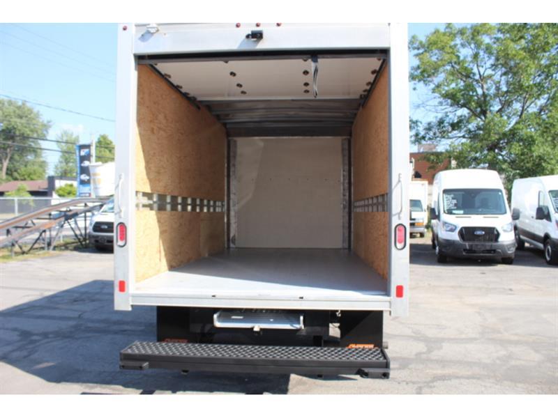 Ford Transit Cargo Van 2023 - Image 15