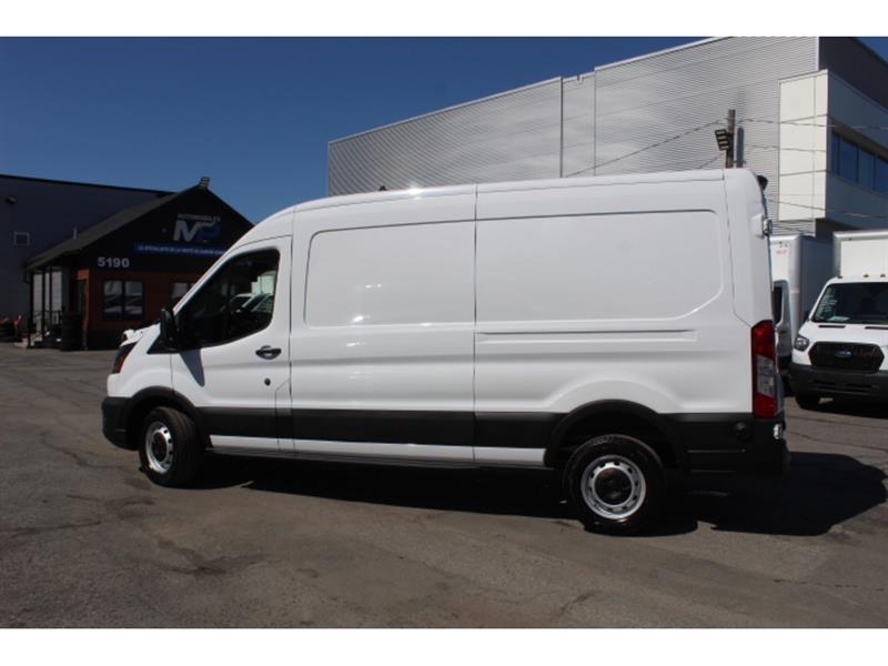 Ford Transit Cargo Van 2024 - Image 2
