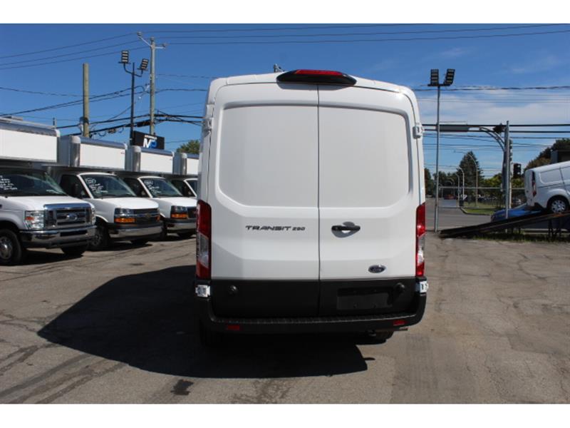 Ford Transit Cargo Van 2024 - Image 9