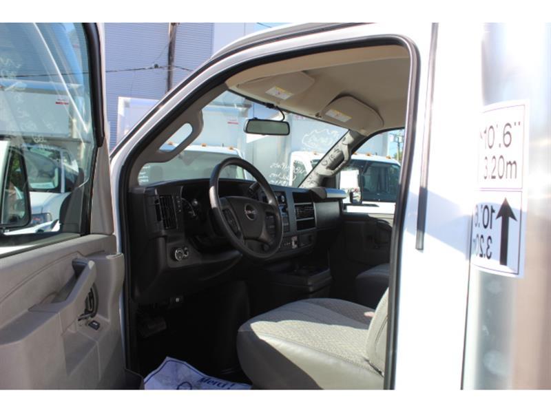 Gmc Savana 2025 - Image 14