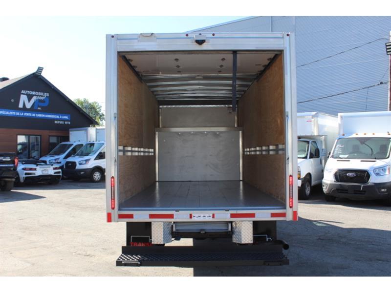 Chevrolet Express 3500 2024 - Image 11