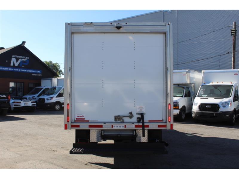 Chevrolet Express 3500 2024 - Image 13