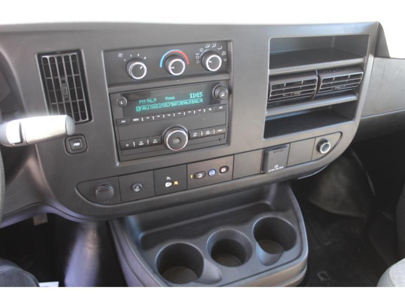 Chevrolet Express 3500 2024 - Image 20