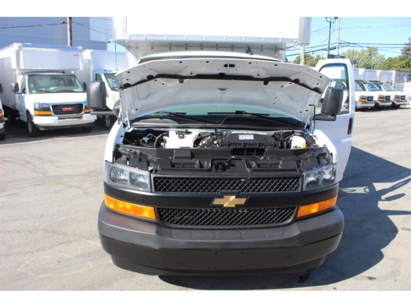 Chevrolet Express 3500 2024 - Image 22