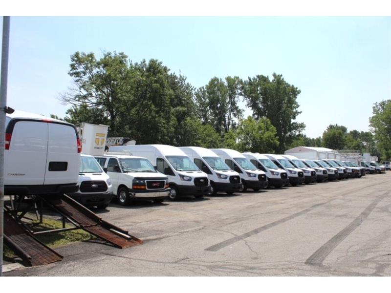 Chevrolet Express 3500 2024 - Image 39