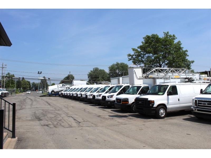 Chevrolet Express 3500 2024 - Image 40